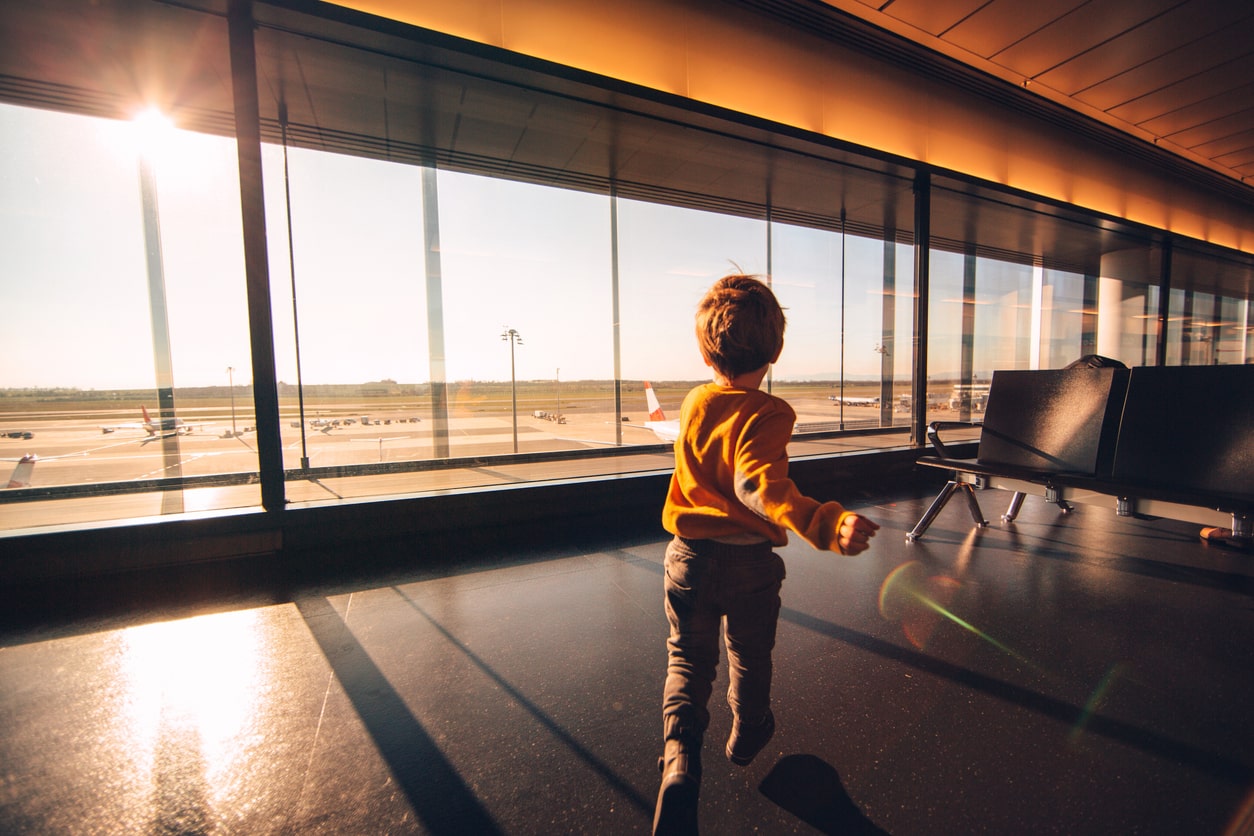 How To Streamline Airport Transfers When Travelling with Children