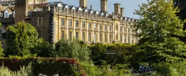 Luxury minibus hire Cambridge